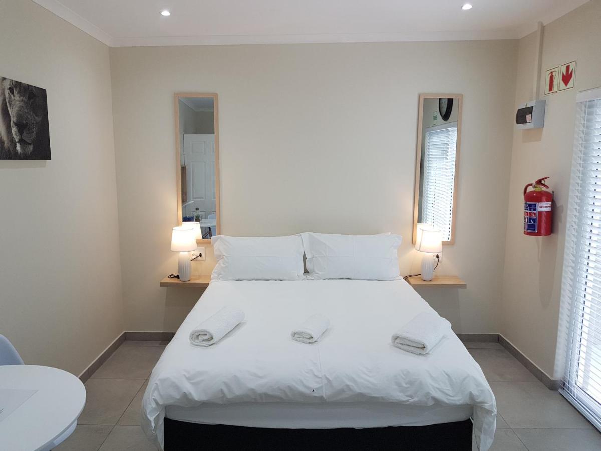 Sharon'S House: Modern Self-Catering Rooms Cape Town Exterior photo